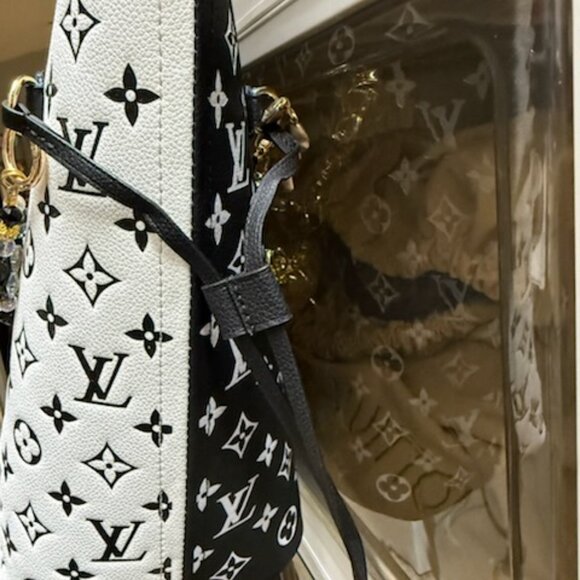 RARE TWO-TONE DESIGNER INSPIRED TOTE! SHOWSTOPPER - Picture 6 of 6